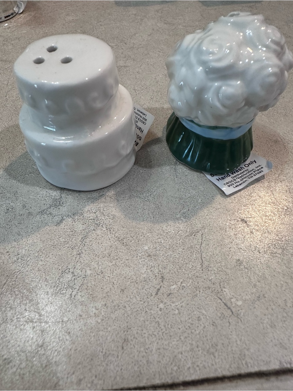 Cracker Barrel White Ceramic salt and pepper shakers - Bouquet and Wedding Cake
